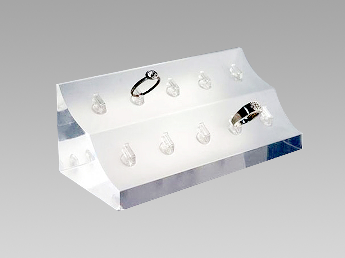 �ǿ������