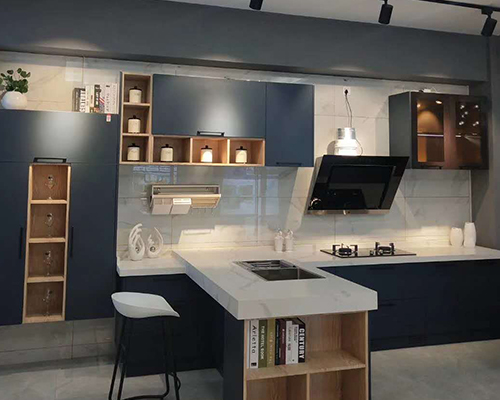 �ǿ����������